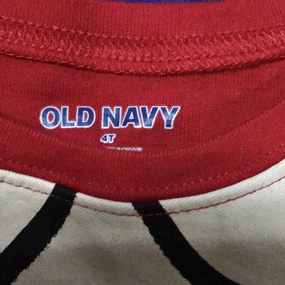 VGUC SANTA PAJAMA SET 4T 🎅🏽 - Picture 3 of 3